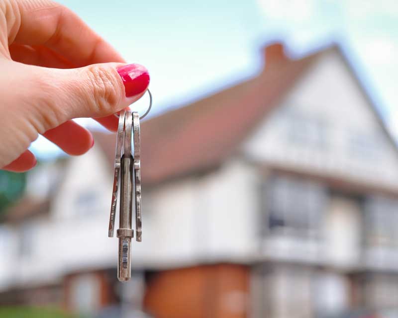 Keys and house